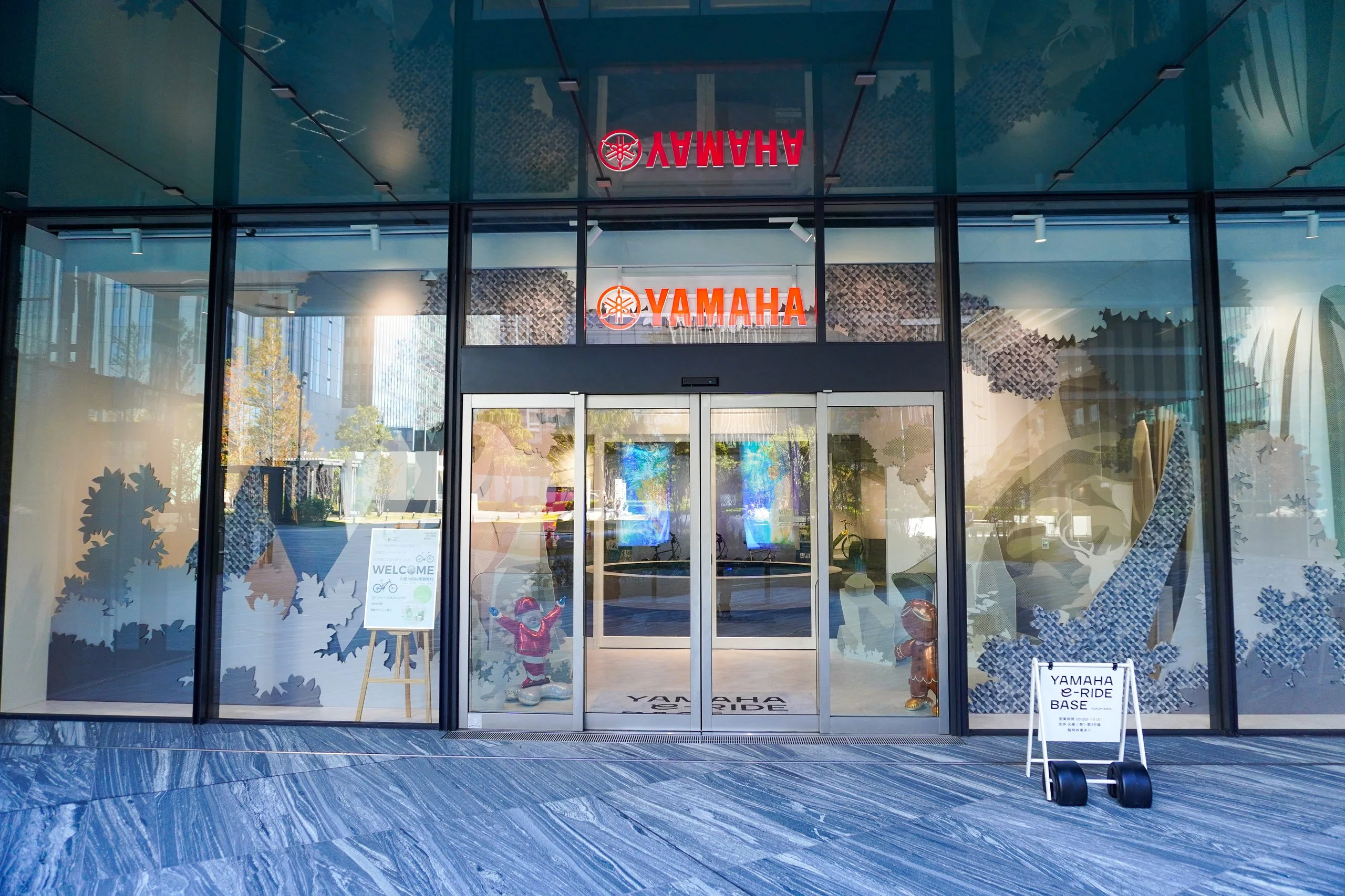 YAMAHA E-Ride Base 横浜の外観